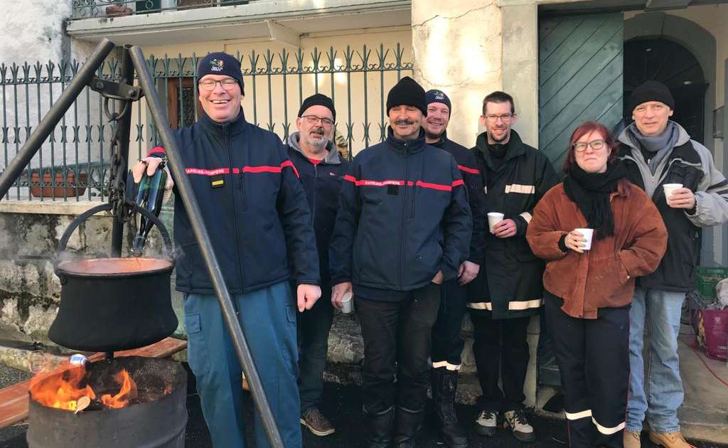 Traditionnelle vente de sapins de Noël